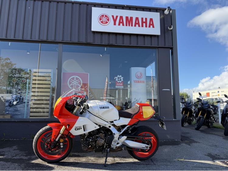 YAMAHA XSR 900 GP