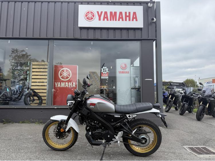 YAMAHA XSR 125 Legacy