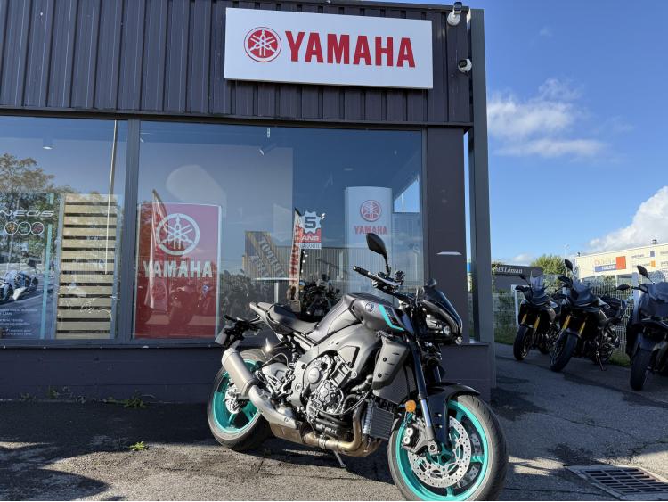 YAMAHA MT-10