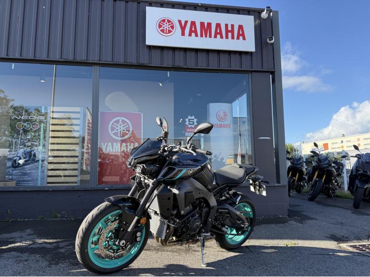 YAMAHA MT-10