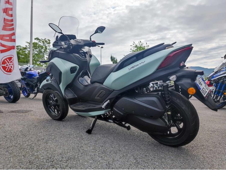 YAMAHA TRICITY 300