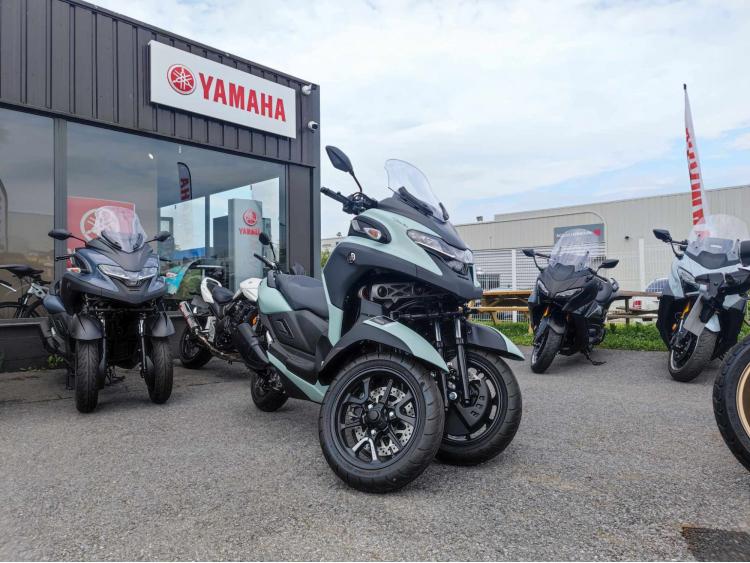 YAMAHA TRICITY 300