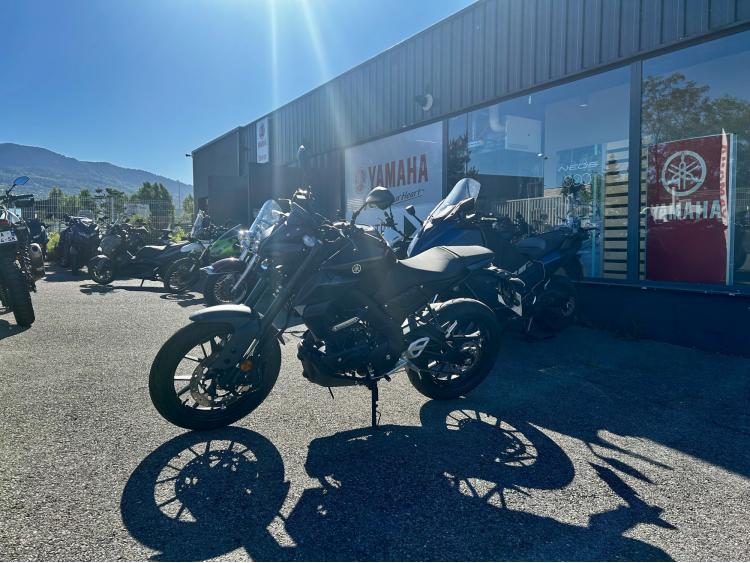YAMAHA MT-125