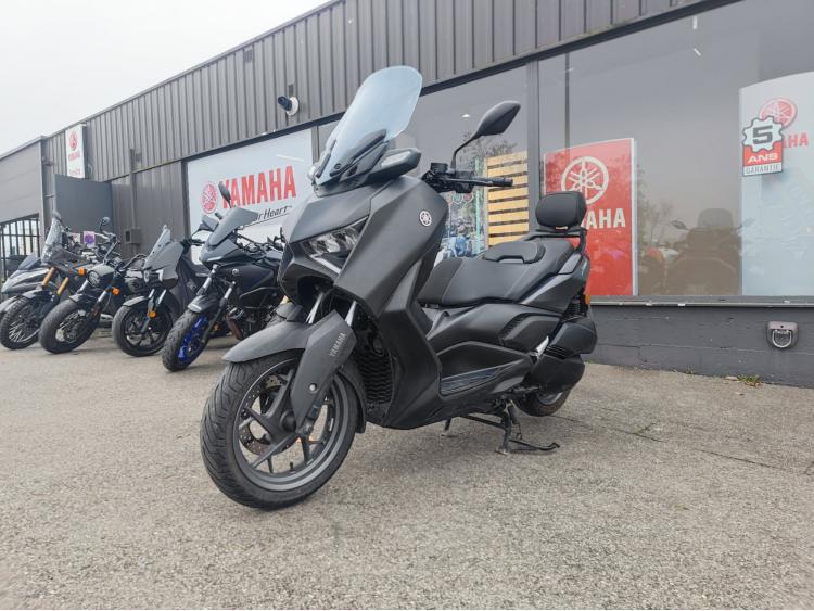 YAMAHA XMAX 300