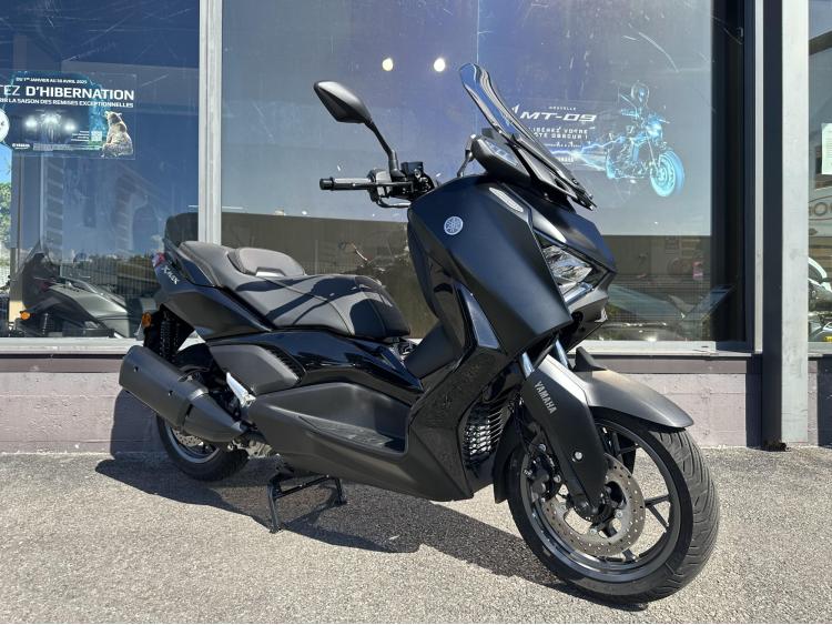 YAMAHA XMAX 300 Tech Max