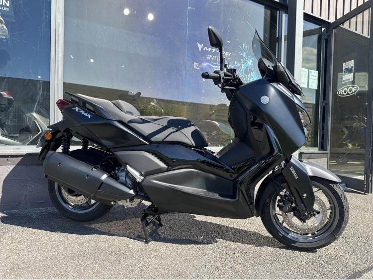 YAMAHA XMAX 300 Tech Max