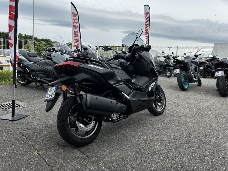 YAMAHA XMAX 300 Tech Max