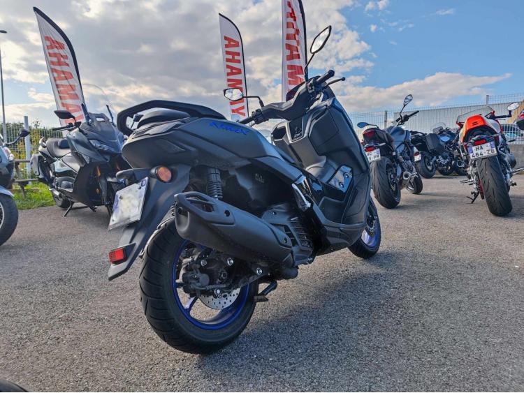 YAMAHA NMAX 125