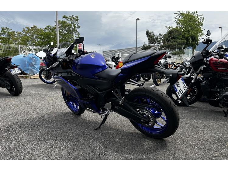 YAMAHA YZF-R3