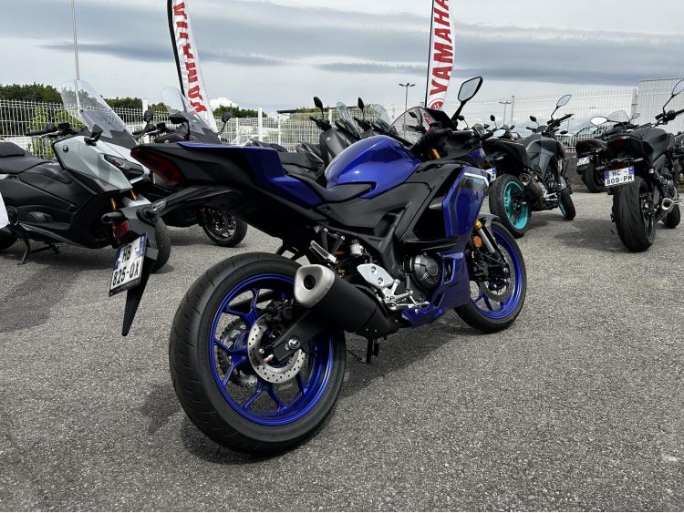 YAMAHA YZF-R3