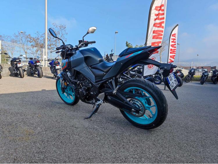 YAMAHA MT03 akrapovic
