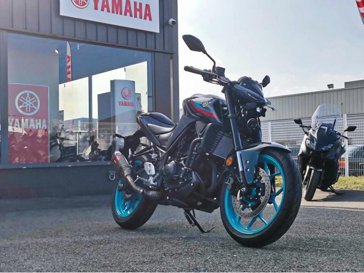YAMAHA MT03 akrapovic