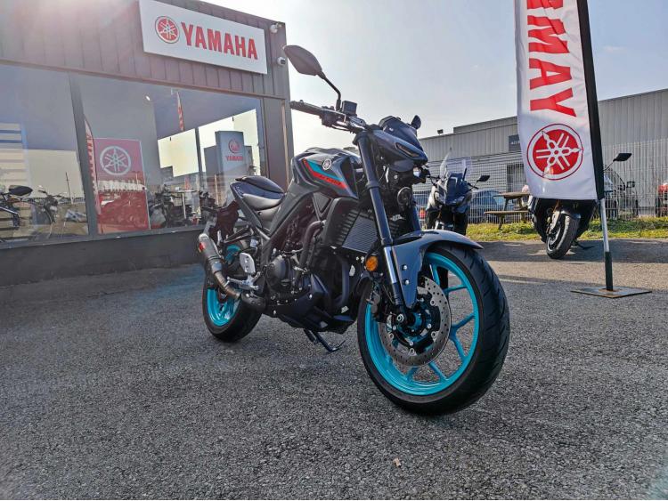 YAMAHA MT03 akrapovic