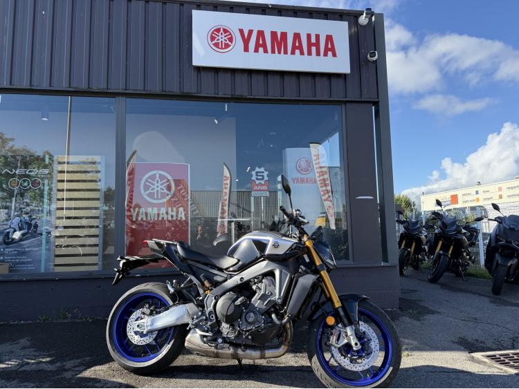 YAMAHA MT-09 SP