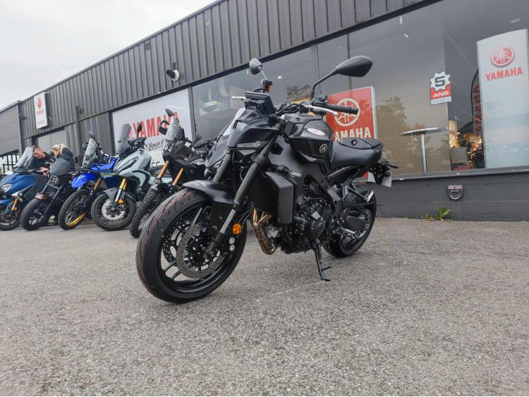 YAMAHA MT-09