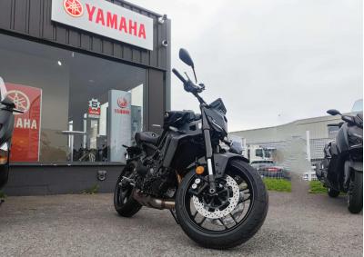 YAMAHA MT-09