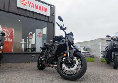 YAMAHA MT-09