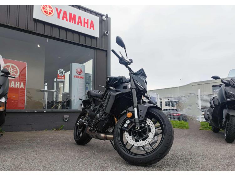 YAMAHA MT-09
