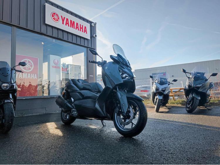 YAMAHA XMAX 300