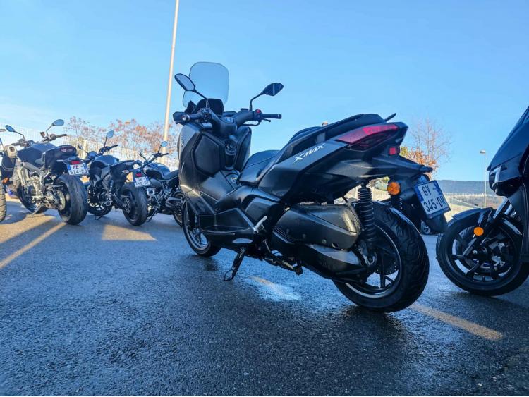 YAMAHA XMAX 300