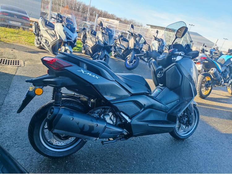 YAMAHA XMAX 300