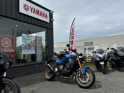 YAMAHA XSR 900