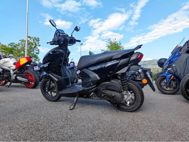 YAMAHA RayZR 125