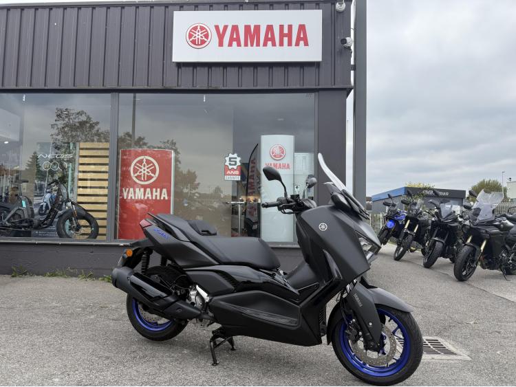YAMAHA XMAX 300